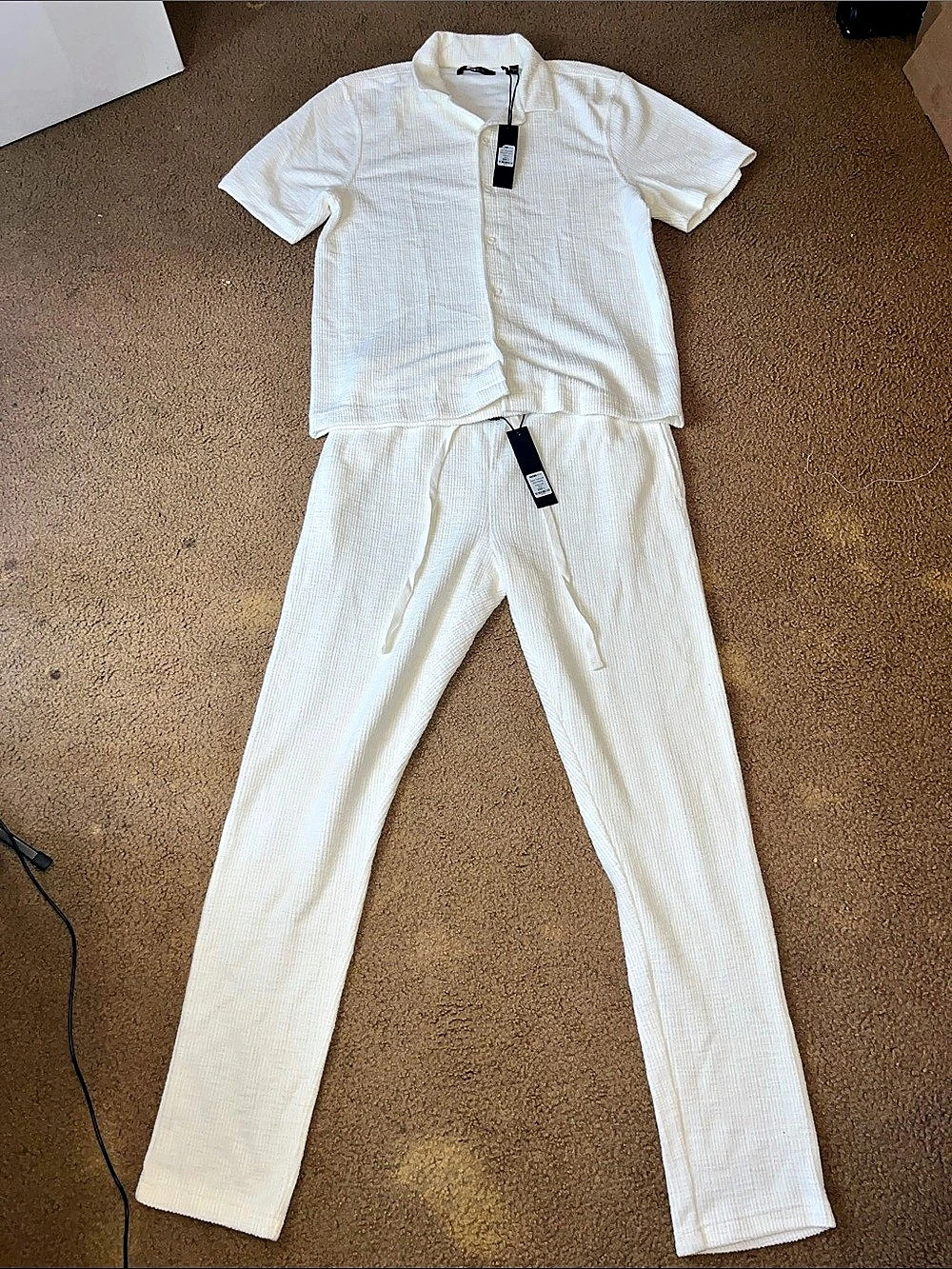 Novamen Men's White Textured Matching Set Size Large NWT